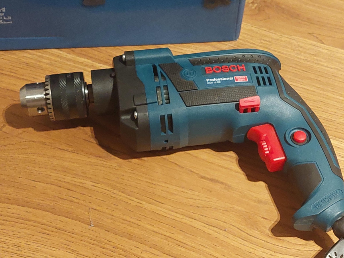 Udarna bušilica 800 W, futer 13 mm sa priborom