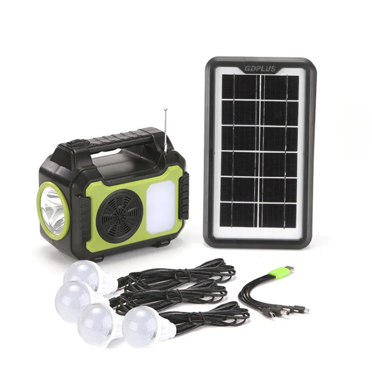 Solarni komplet za rasvetu, punjenje i radio