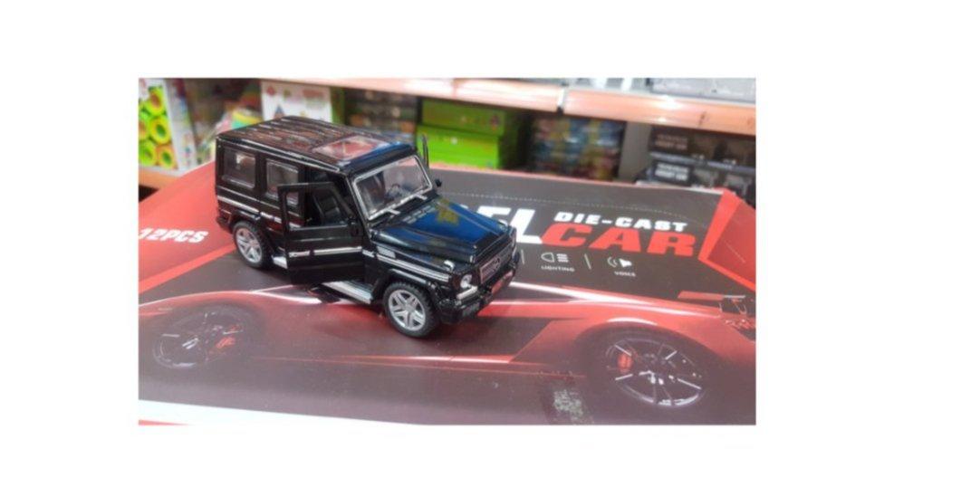 Metalni modeli automobila sa zvukom motora i svetlom