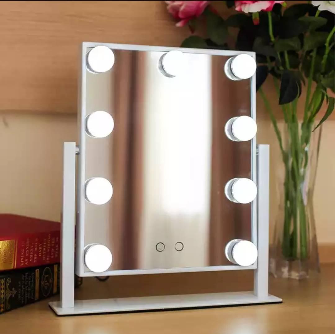 LED ogledalo sa 9 sijalica 26x31x30,5 cm