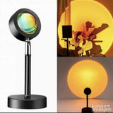 Krug zalaska sunca uz usmerivu LED lampu