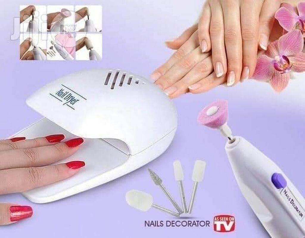 Set za manikir i pedikir sa lampom za sušenje noktiju