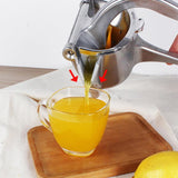 Voće u čaši – Fruit Press ručna cediljka