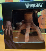 Thing iz Wednesday – gumirana šaka u prirodnoj veličini