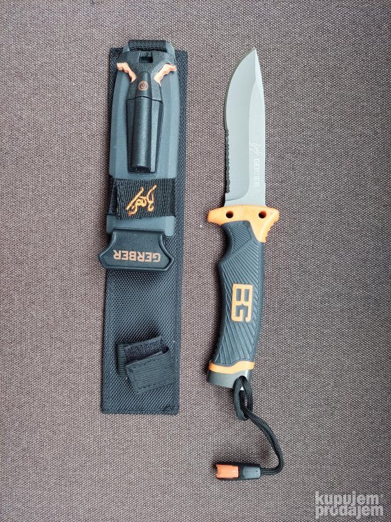 Lovački nož survival 26 cm sa kresivom, oštračem i pištaljkom
