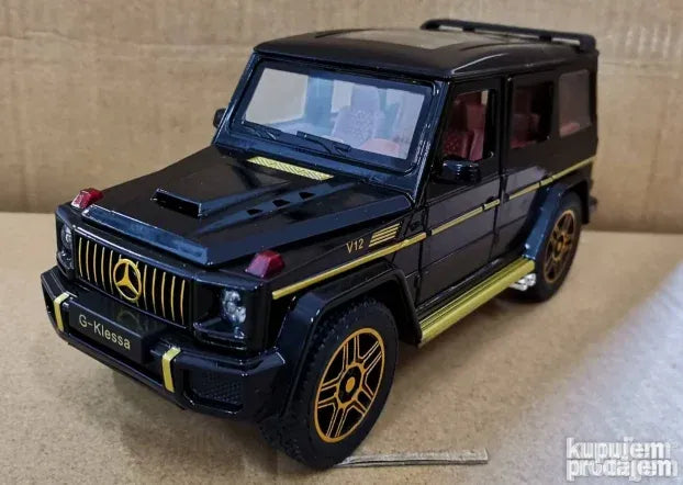 Die-cast Mercedes G63 crni, razmera 1:24, dužina 22 cm