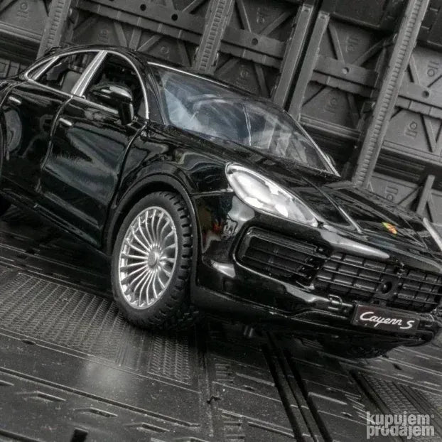 Die-cast Porsche Cayenne S crni, razmera 1:24, 22 cm