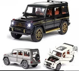 Metalni model terenca 22x9,5 cm sa svetlom i zvukom